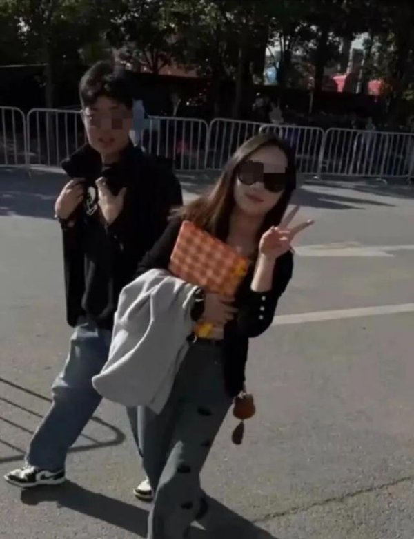 美通美股票配资 马来西亚两中国游客失联超3天，定位成谜：手机在深海，耳机分落两地