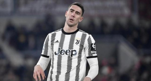 富余通 意甲第一高薪射手思考离队：合约即将结束，曼联蓝军拜仁想要签他