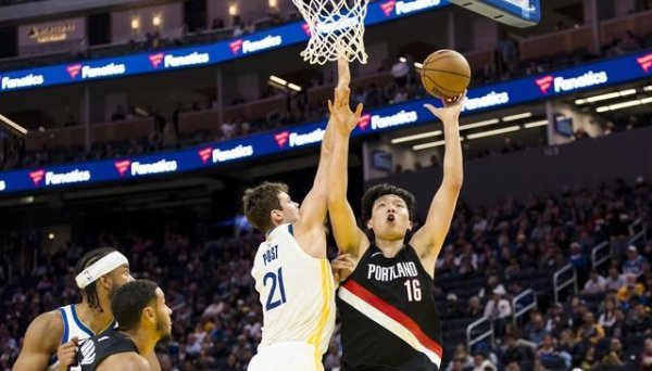 盘盘赢 杨瀚森首秀与库里同场竞技！小杨战术地位低，曾令旭一语道破弱点